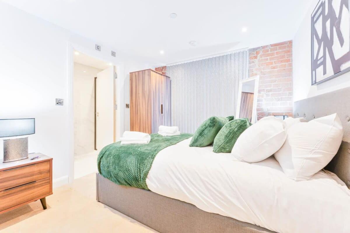 Modern 1 Bed Apartment In Burton-On-Trent Exterior foto