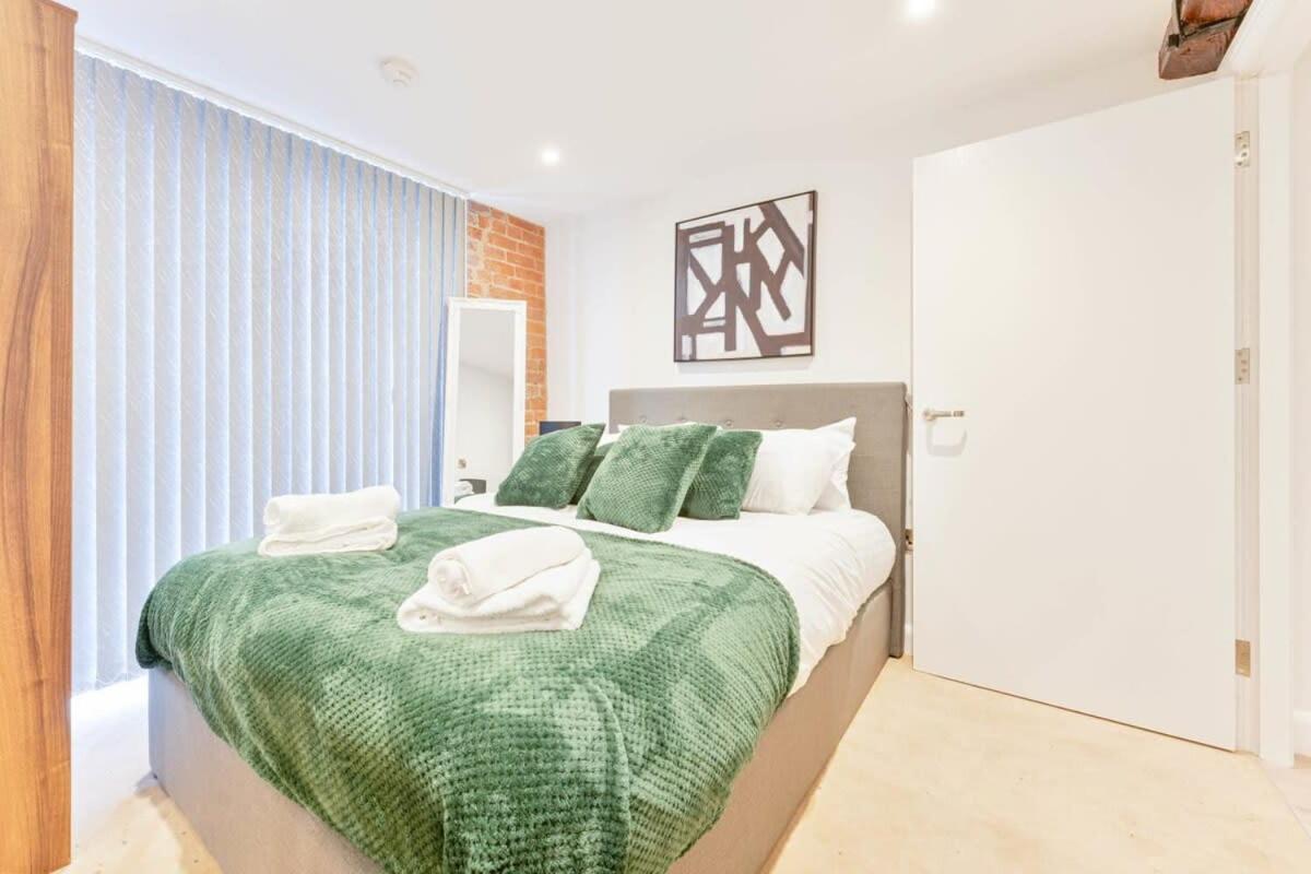 Modern 1 Bed Apartment In Burton-On-Trent Exterior foto